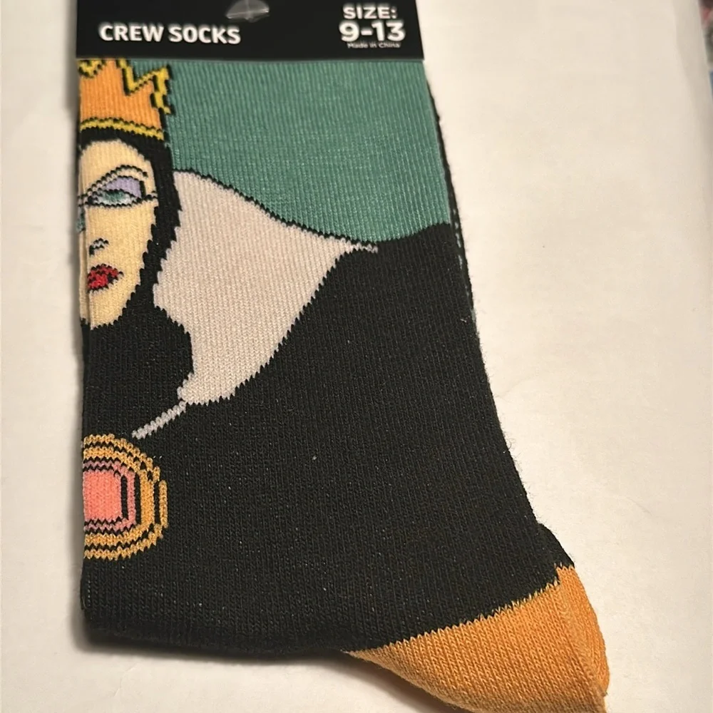 Wicked Queen yellow crew socks SZ 9-13